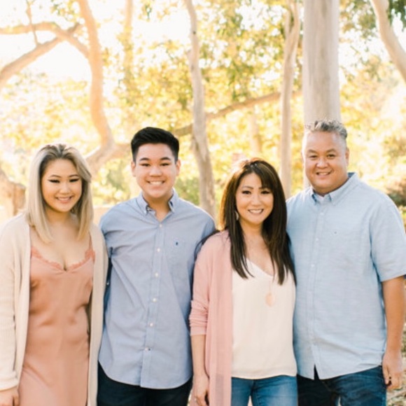 Meet your Posher, Stacie - Picture 2 of 3